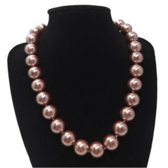 Charter Club oversized peal necklace - Picture 4 of 4